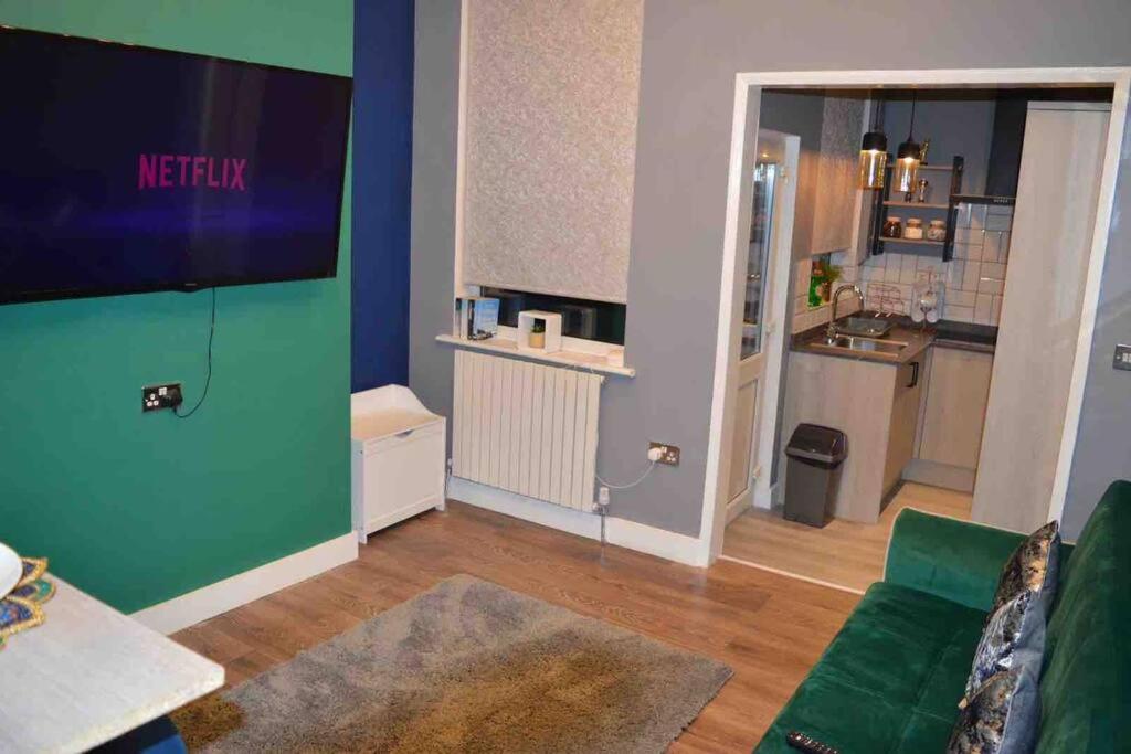 Unique 4 Bed House In Derby Perfect For Contractors And Families Βίλα Εξωτερικό φωτογραφία