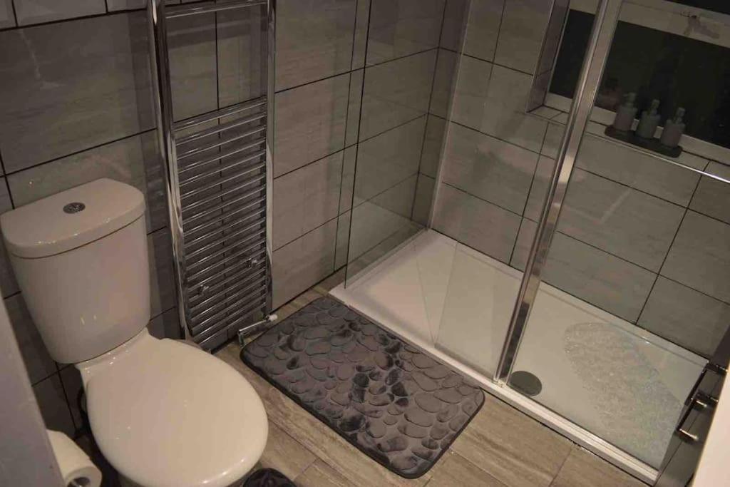 Unique 4 Bed House In Derby Perfect For Contractors And Families Βίλα Εξωτερικό φωτογραφία