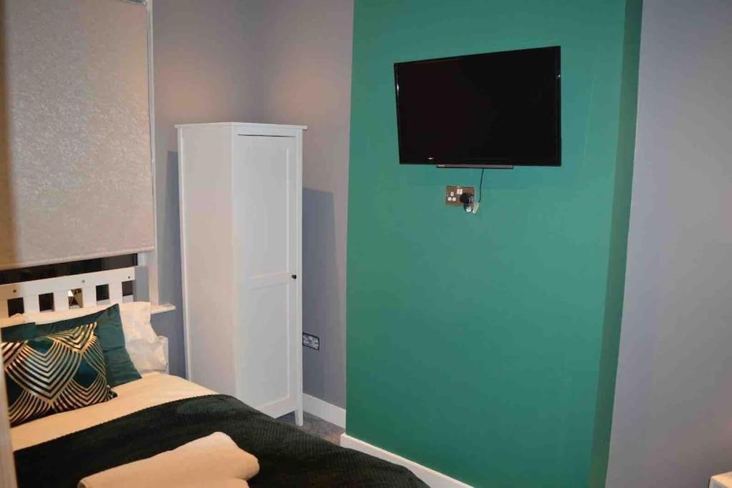 Unique 4 Bed House In Derby Perfect For Contractors And Families Βίλα Εξωτερικό φωτογραφία
