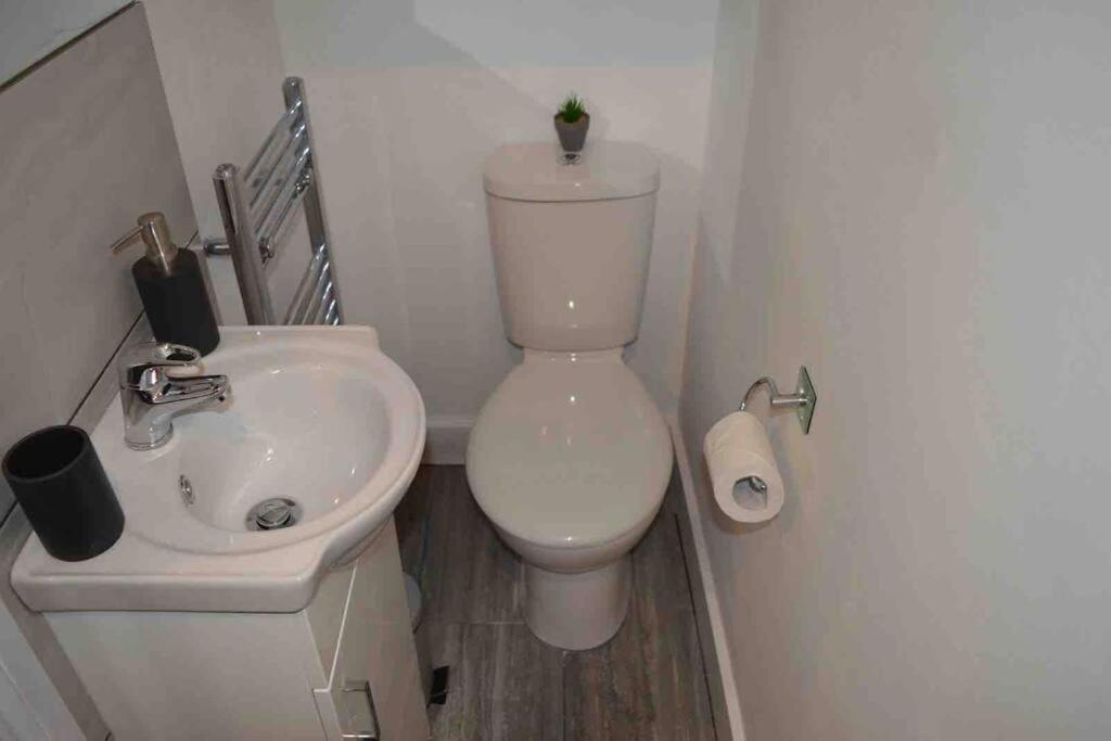 Unique 4 Bed House In Derby Perfect For Contractors And Families Βίλα Εξωτερικό φωτογραφία